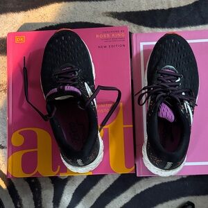 Brooks Glycerin 17 size 6.5 women’s running shoe. 1202831B059